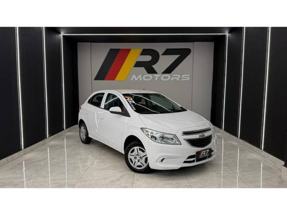 CHEVROLET ONIX 1.0 MPFI LT 8V FLEX 4P MANUAL CHEVROLET ONIX 1.0 MPFI LT 8V FLEX 4P MANUAL